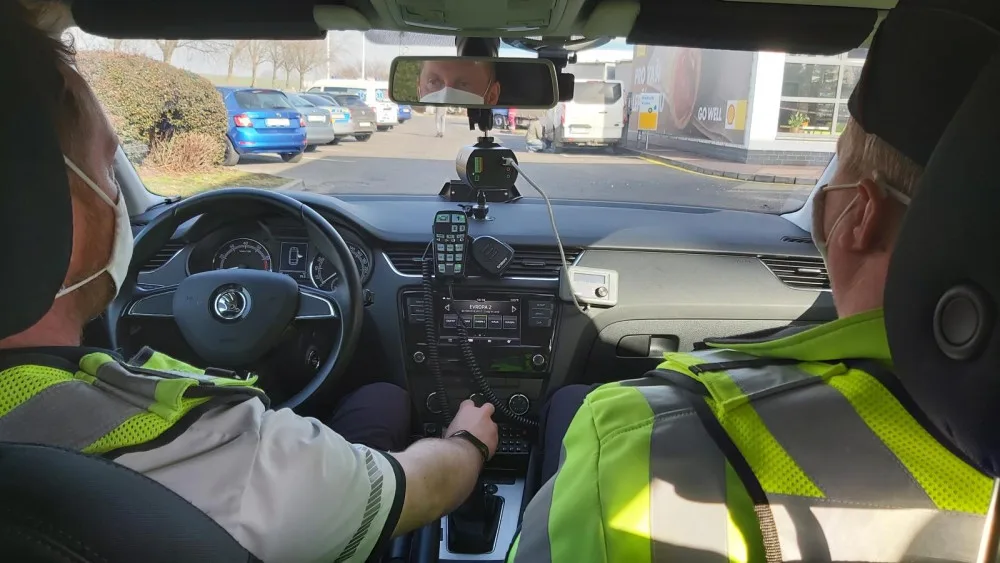 Na dálnici už jen s elektronickou známkou. Ty staré nezapomeňte odstranit, hrozí vám pokuta
