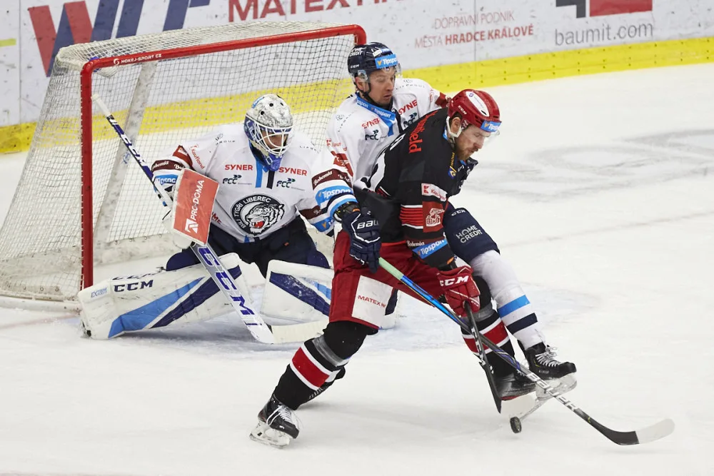 Tygři využili mečbol a po výhře v Hradci postupují do semifinále extraligy
