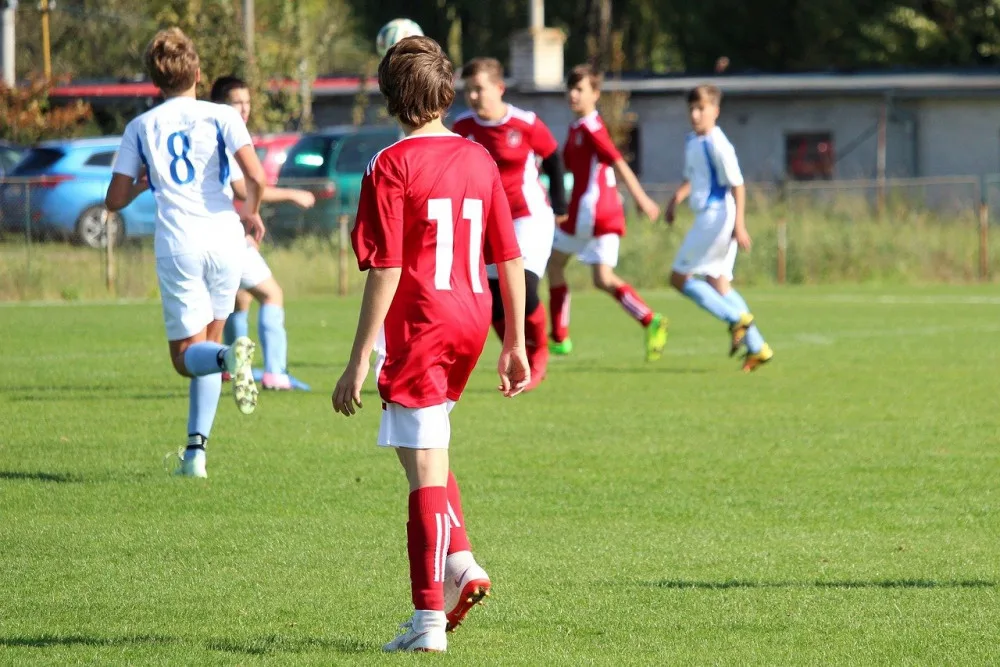 Lidé budou moct od pondělí sportovat venku. Vnitřní sportoviště zůstávají zatím uzavřena