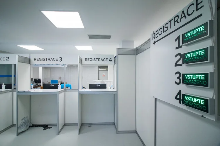Praktici mají málo vakcín. Zvažte přeregistrování do očkovacího centra, radí hejtman Půta