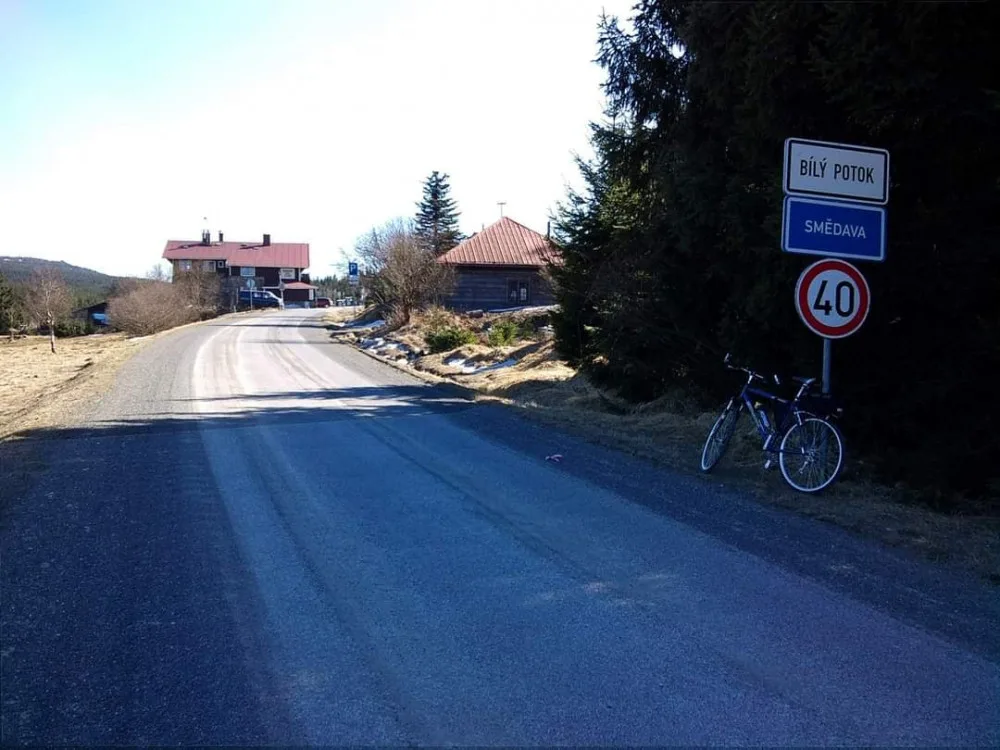 Silnice kolem přehrady Souš se pro auta otevře v pátek odpoledne