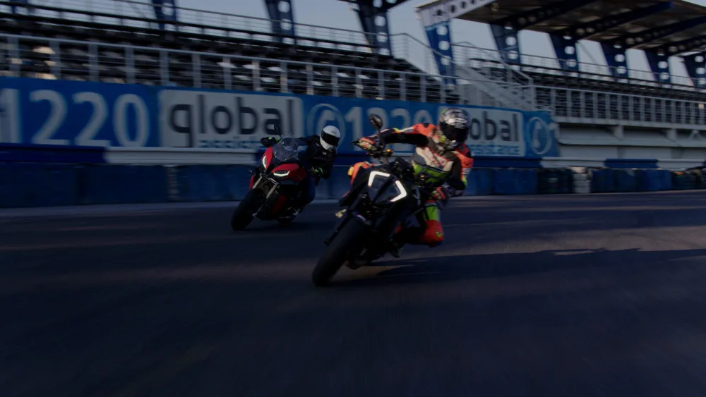 Motocyklisté trénují bezpečnou jízdu na polygonech v ČR