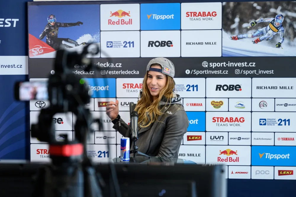 Sportovcům v Libereckém kraji vládnou ženy. Anketu vyhrála Ledecká před Davidovou a Samkovou