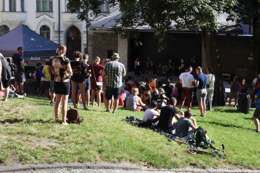 Letní scéna v Jablonci ožívá. První koncert obstará Big Band Železný Brod