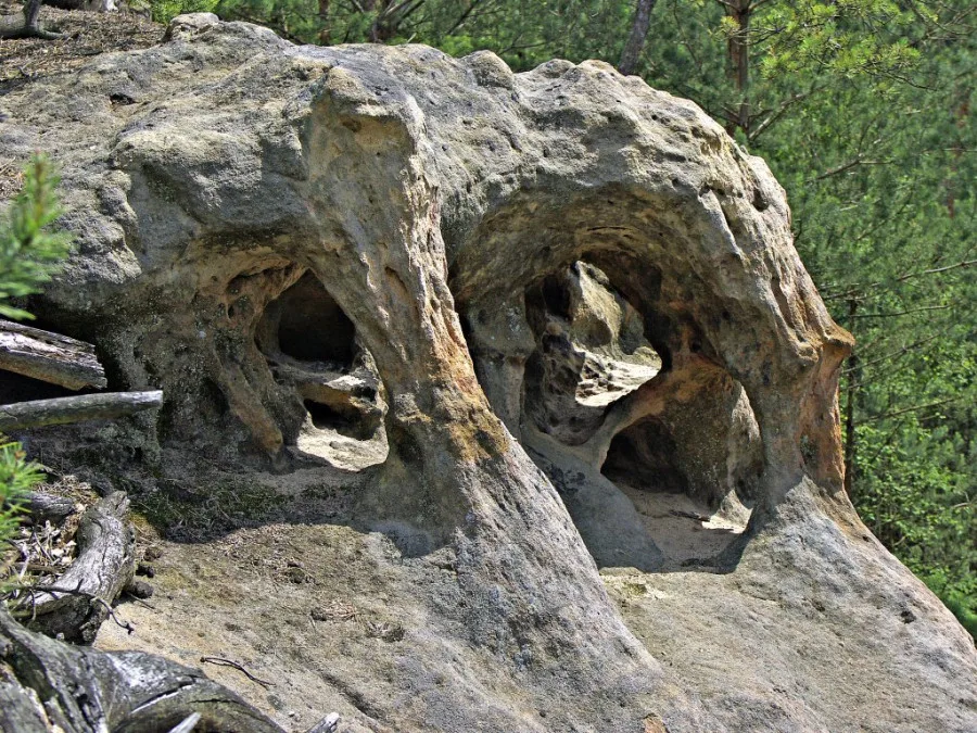 Hradčanské stěny