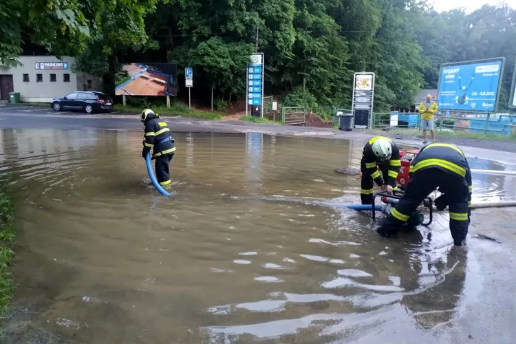 Liberec zvýšil odhad škod po přívalových deštích na téměř čtvrt miliardy korun. Nejhůř jsou na tom silnice