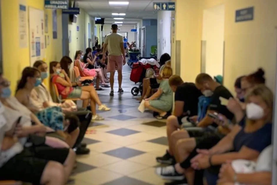 V klášteře mají dovolenou tři chirurgické ambulance najednou. Lidé musí do nemocnice
