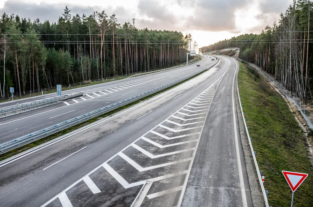 Během prázdnin se prodalo o 400 tisíc dálničních známek více než loni