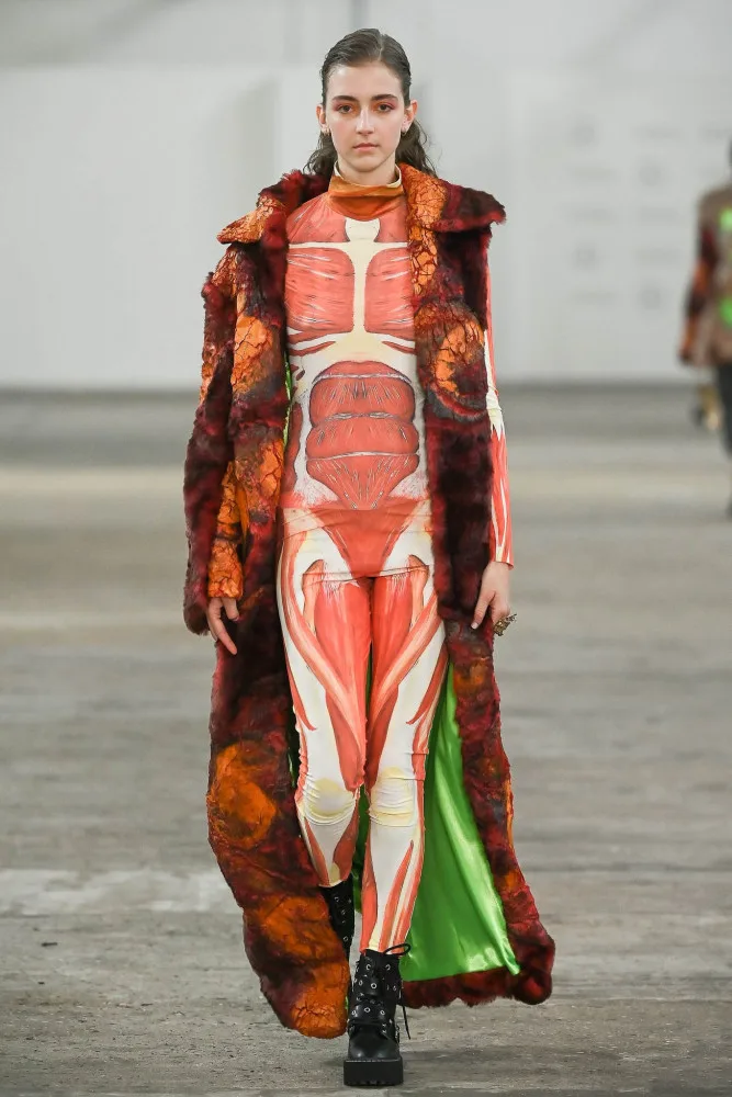 Studenti designu v Liberci na Prague Fashion Week. Jejich oděvy a šperky měly úspěch