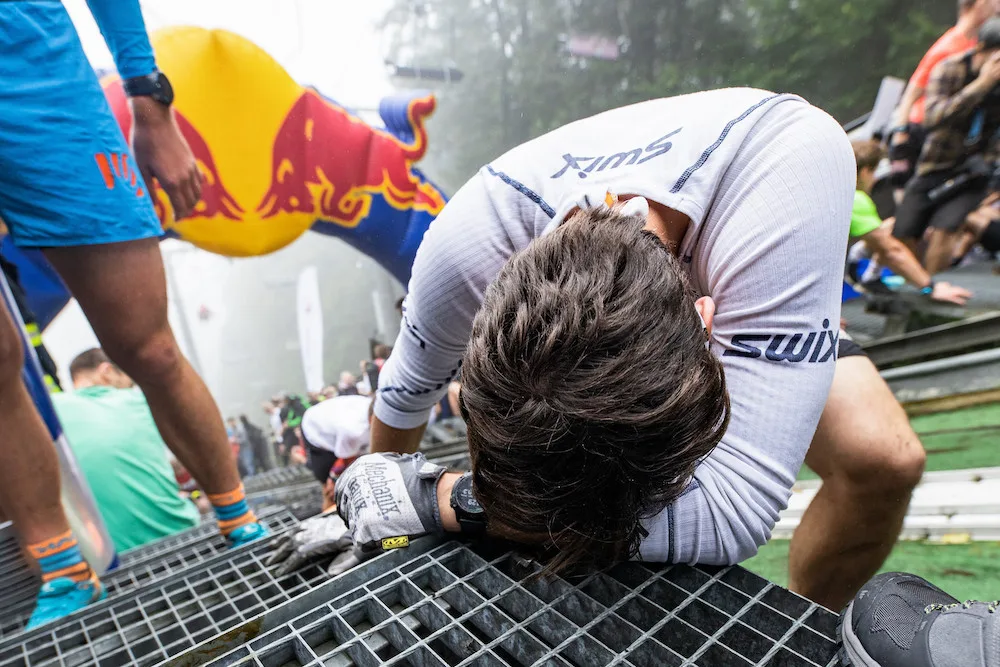 Pokořit strmý kopec se rozhodli i olympionici. Red Bull 400 přivítal Choupenitche i beachvolejbalové duo