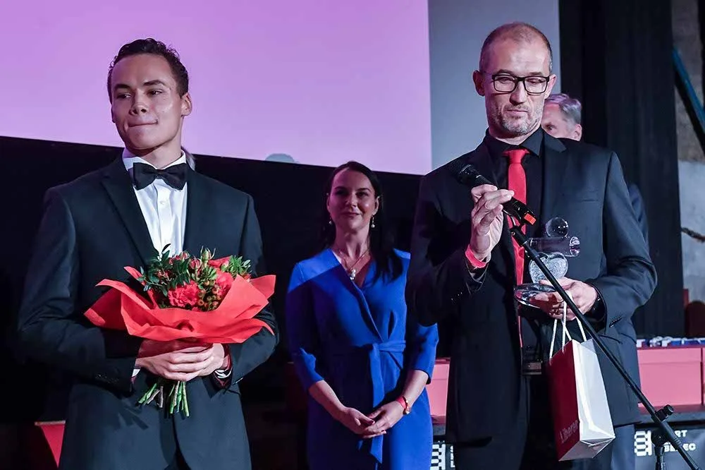 Mr. Kriss okouzlil Sportfilm. Snímek o výtvarníkovi a tanečníkovi Kristiánu Mensovi vyhrál hlavní cenu