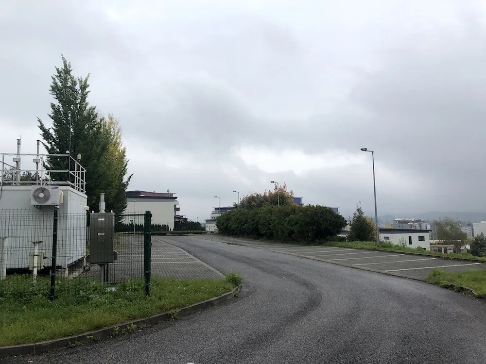 Město prodá parkoviště u rochlického sídliště. Nikdo na něm neparkuje, říká náměstek