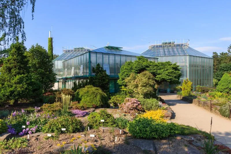 Má město vyměnit zoo a botanku s krajem za domovy důchodců?