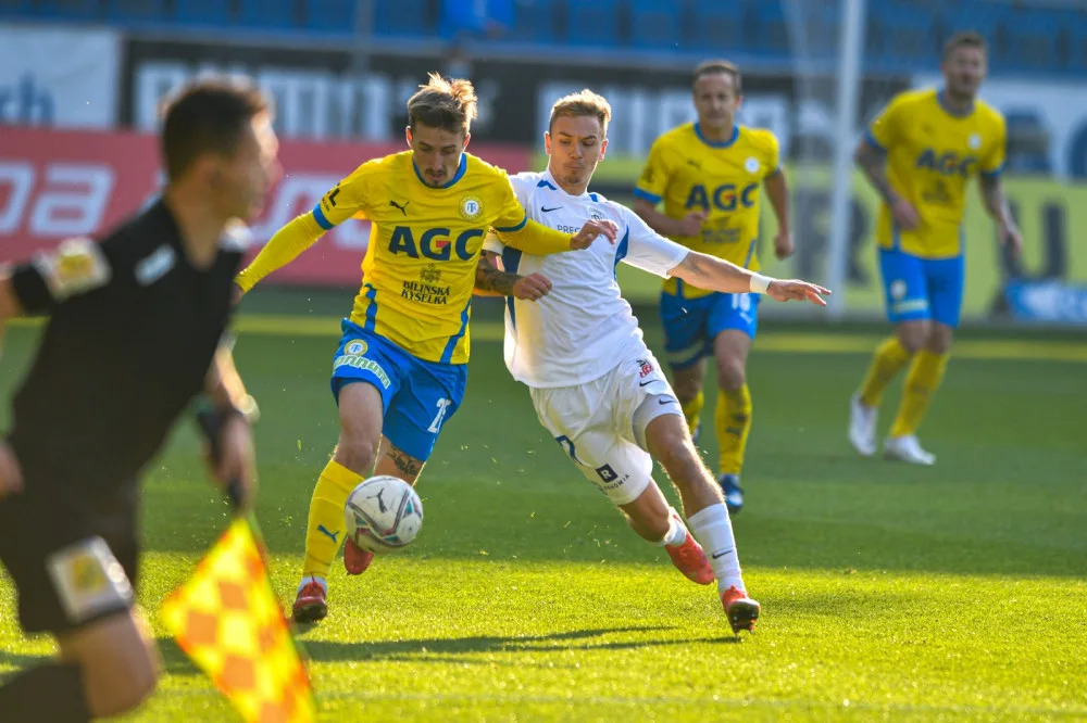 Góly v úvodu a závěru. Slovan veze z neoblíbených Teplic tři body