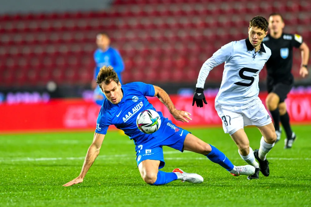Po čtyřech výhrách bez bodů. Slovan prohrál na Spartě 2:1