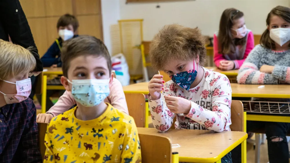 Otestujte děti ve škole už v pátek, chce hejtman Půta. Nepočítáme s tím, odmítá ministr
