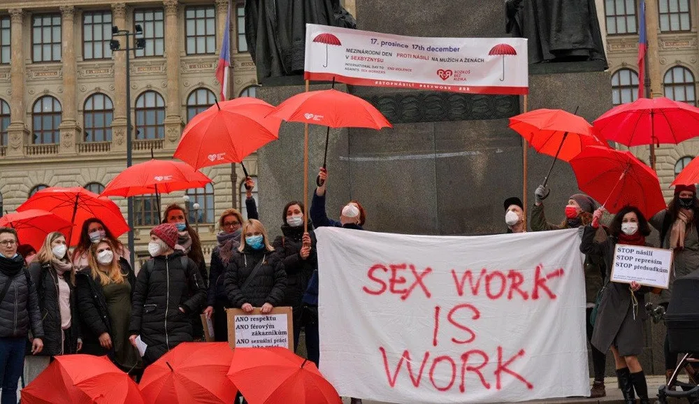 V pátek je Mezinárodním dnem proti násilí na ženách a mužích pracujících v sexbyznysu