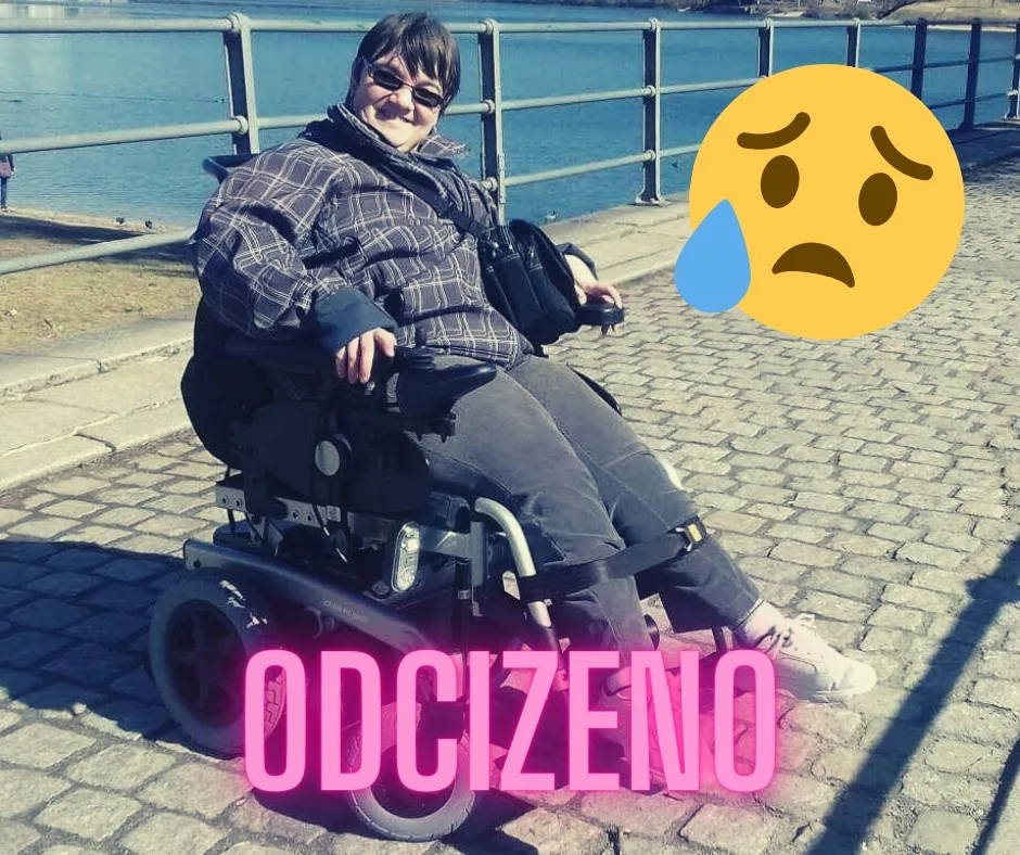 Zloděj na trzích v Liberci okradl handicapovanou ženu. Vzal ji batoh se speciální tiskárnou