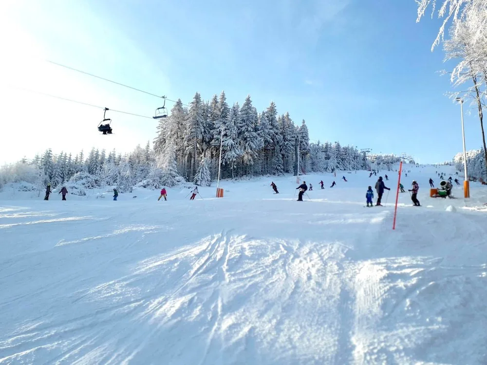 Pro skiareály v Libereckém kraji začne hlavní část zimní sezony