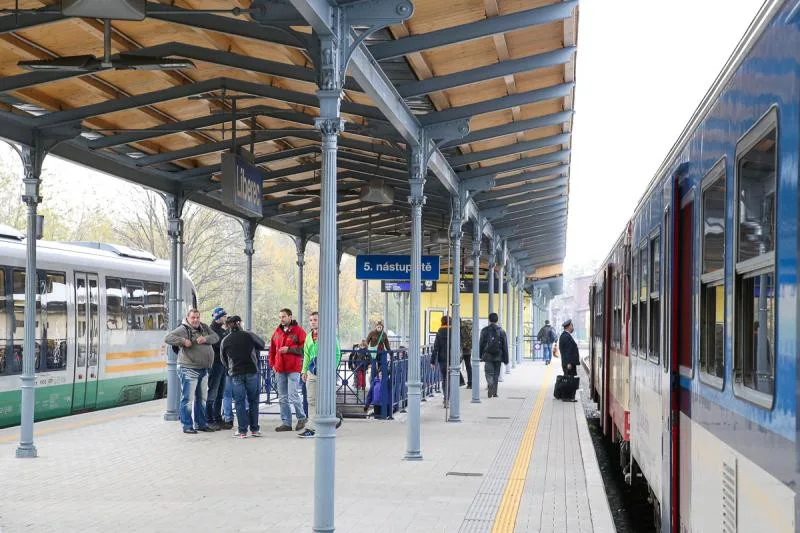 Trať z Liberce do Pardubic začlenila město pod Ještědem do rakouské železniční sítě
