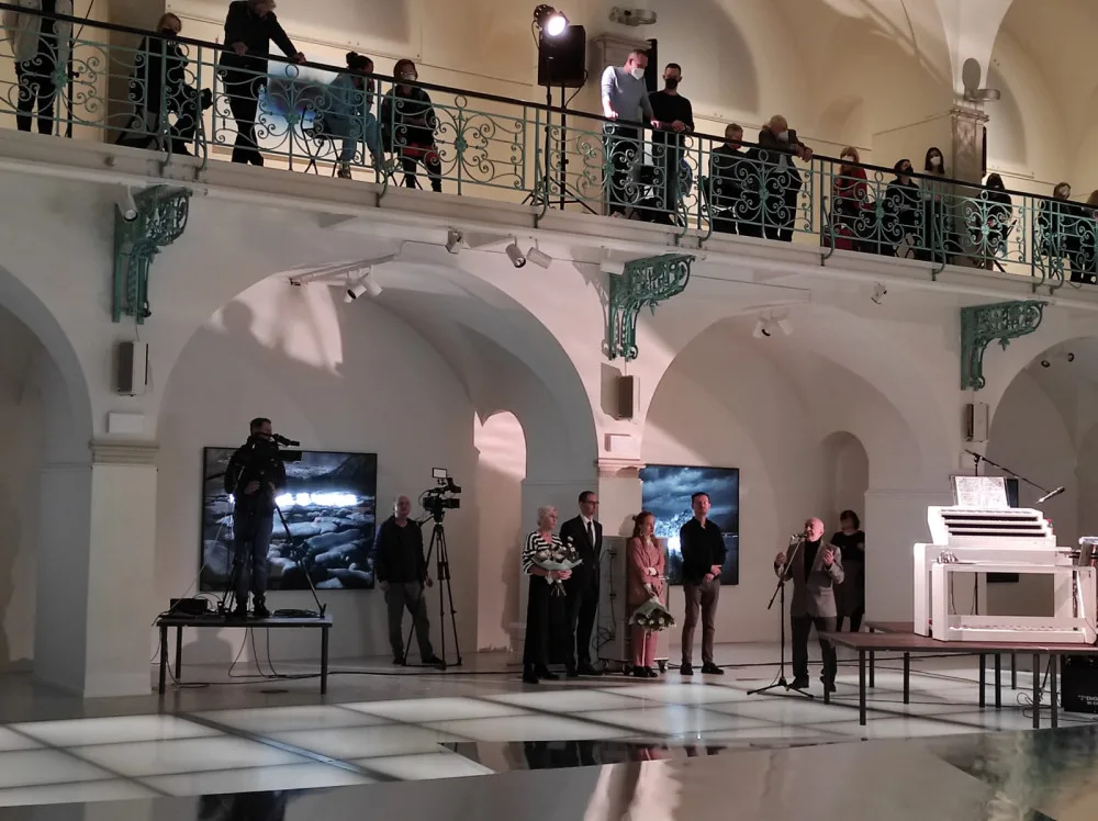 Ředitel galerie Pavel Hlubuček zůstává. Organizaci povede minimálně do konce roku