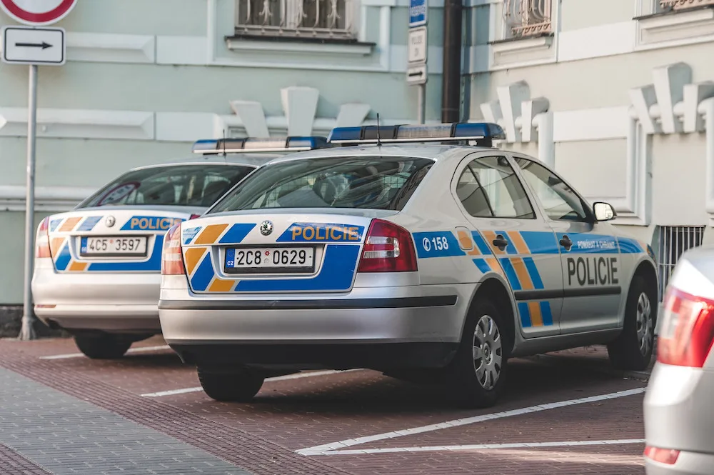 Řidiči volají policii k nehodám často zbytečně, tvrdí pojišťovny