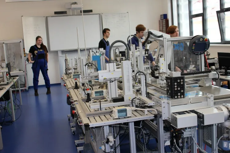 Liberecká průmyslovka vede své studenty k úspěchu i v digitální době