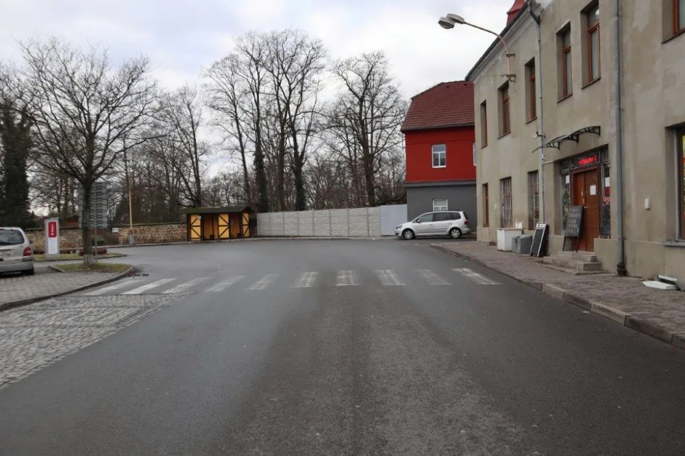 Měl srazit chodce a ujet. Řidič srážku odmítá