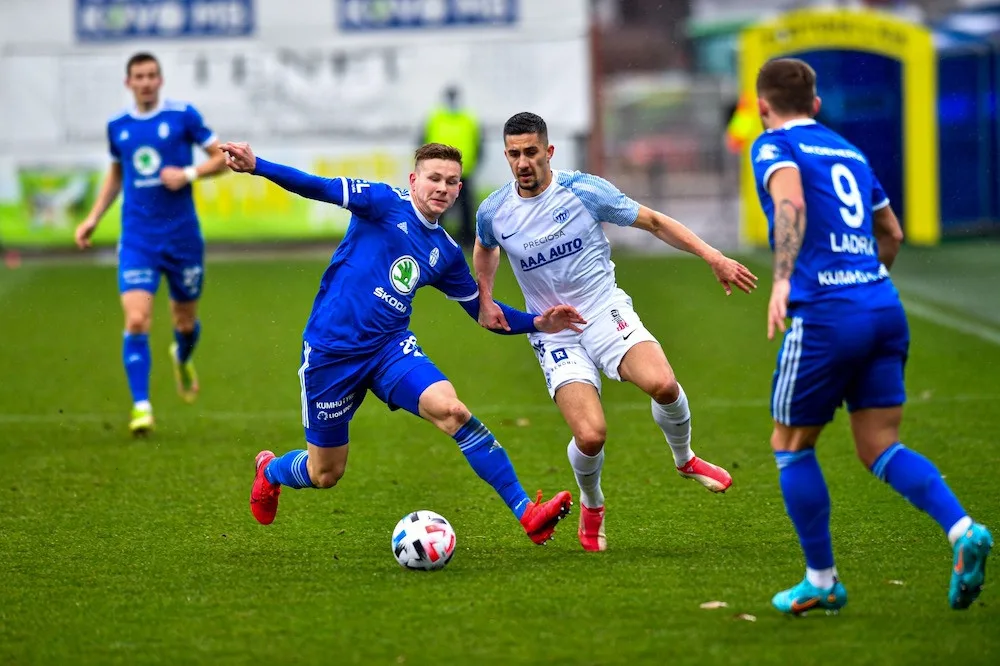Slovanu nestačilo vedení o dvě branky, v Boleslavi remizoval 3:3