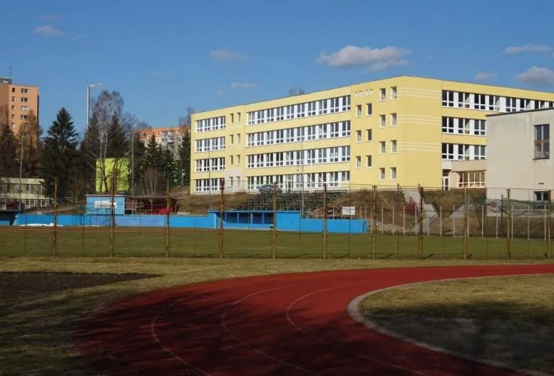 Incident na jablonecké základce. Učitel zpohlavkoval dva žáky