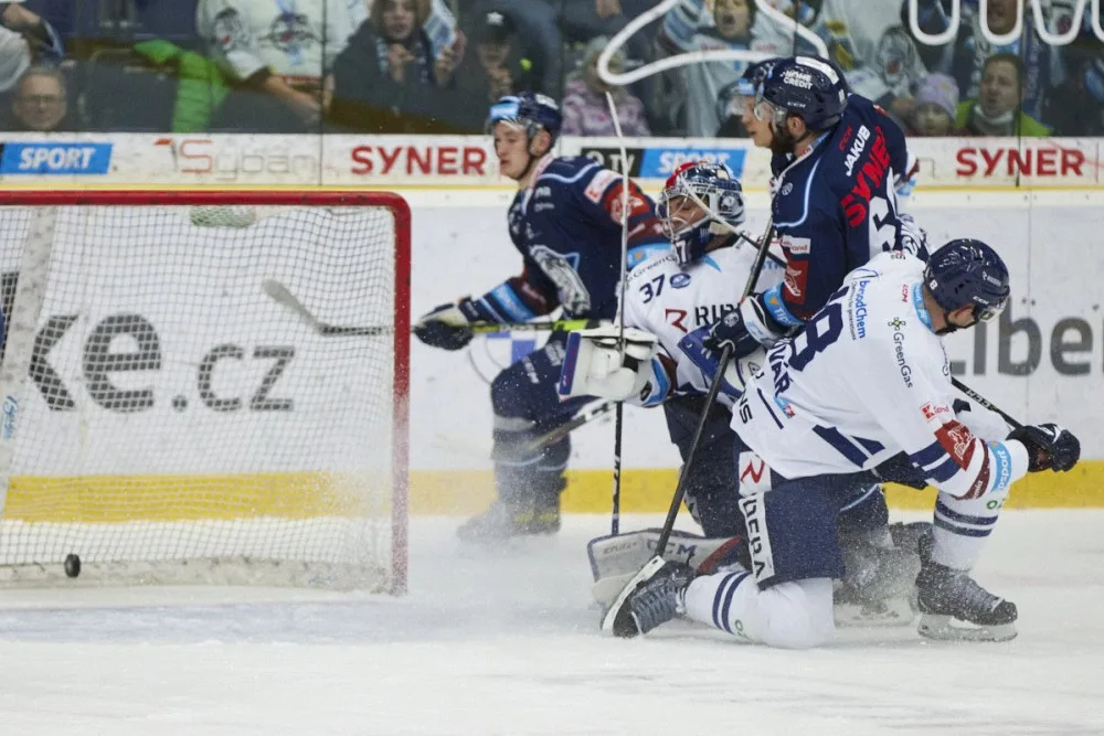 Uragán v první třetině a Tygři přejeli Vítkovice. V předkole vyzvou Kometu