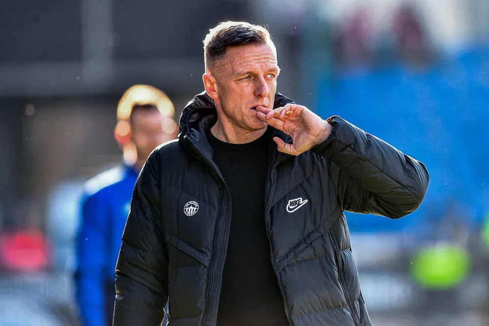 Viděli jsme bláznivý zápas, hodnotil utkání se Slavií trenér Slovanu Kozel. Řešil se stav hřiště