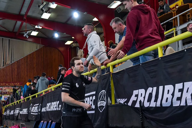 Za FBC odehrál patnáct sezon, teď končí. Loučení po zápase bylo velmi silné, říká Matěj Klucho
