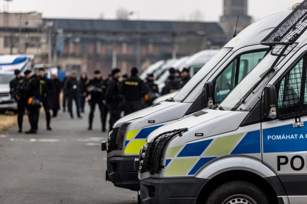 Policisté z liberecké pořádkové jednotky se zúčastnili hromadného cvičení. Nacvičovali třeba rozhánění demonstrantů