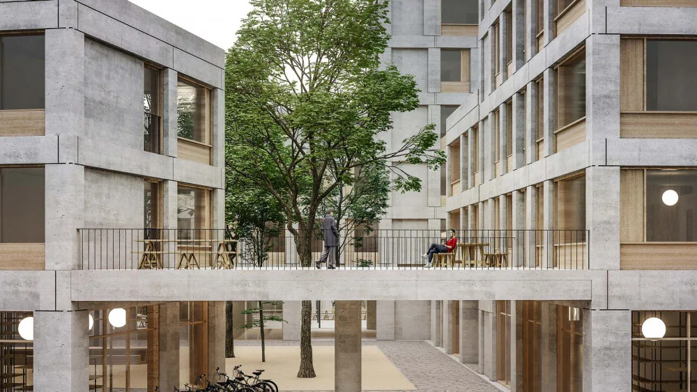 Průhled do studentského dvora přes sdílený balkón