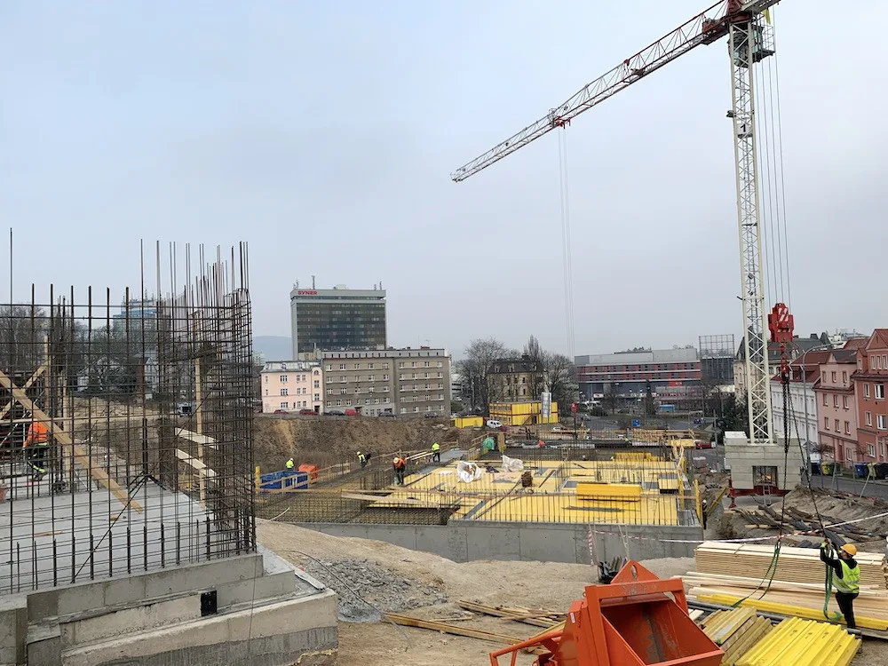 Na Perštýně roste pět set bytů. První stovku už si lidé rezervovali, hotové budou až za rok