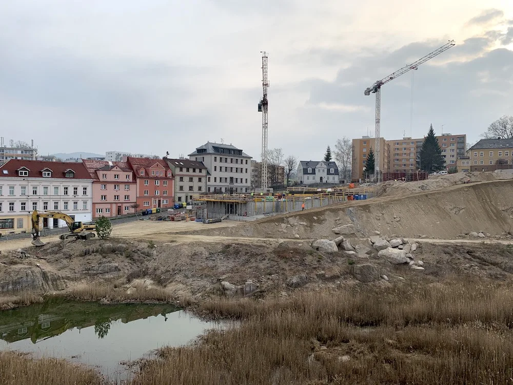 Na Perštýně roste pět set bytů. První stovku už si lidé rezervovali, hotové budou až za rok