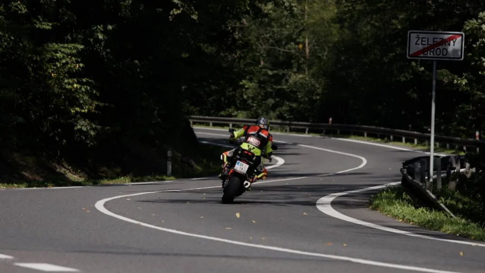 Nehod motorkářů dlouhodobě ubývá. Nejvíce bourají čtyřicátníci