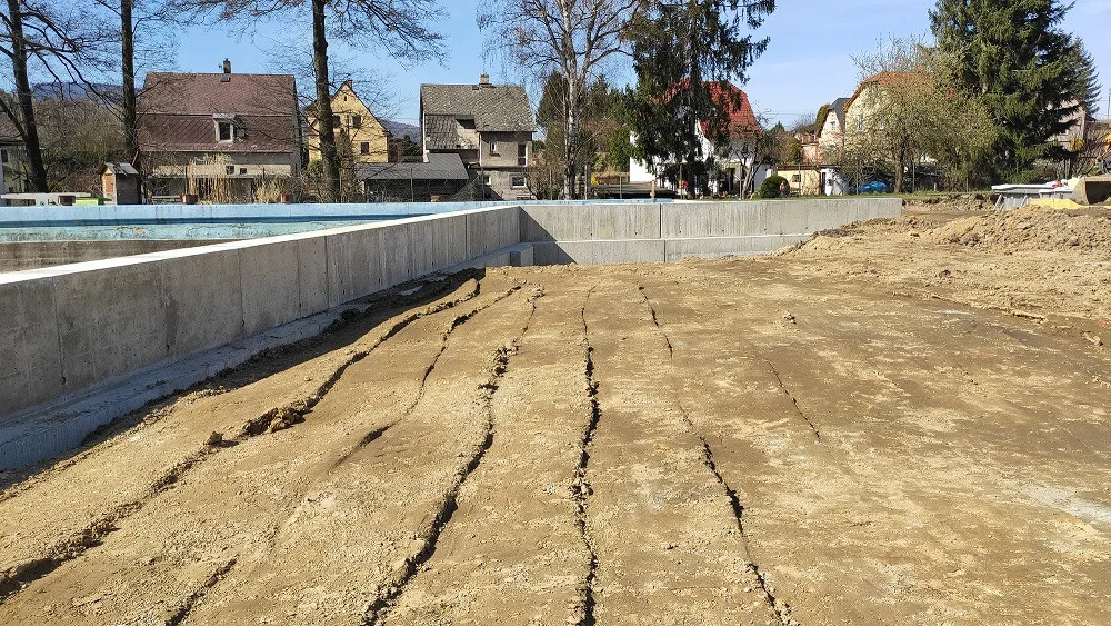 Zrekonstruované koupaliště v Chrastavě otevře v červnu. Voda by měla být kvalitnější