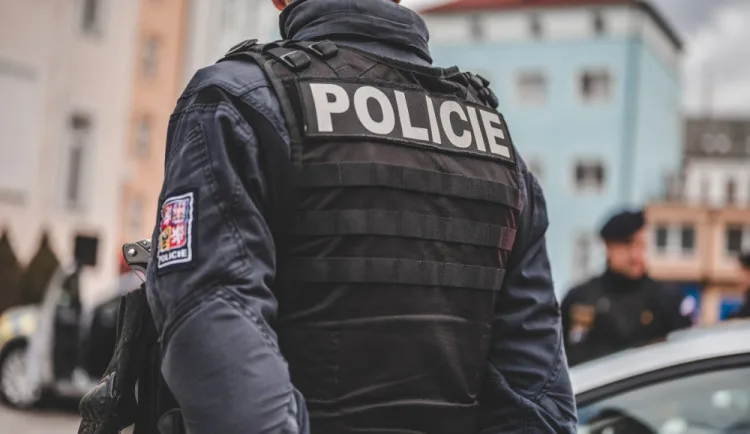 Policie obvinila muže z Liberce ze znásilnění pěti dětí. Hrozí mu dvanáct let