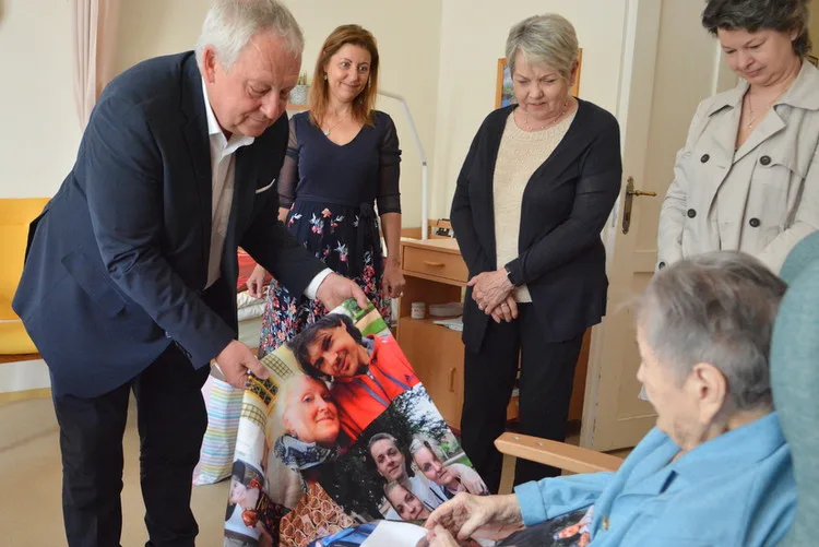 Pořád kolem mě byly děti, byla jsem vychovatelkou, vzpomíná stoletá jubilantka z Liberce Božena Hošková
