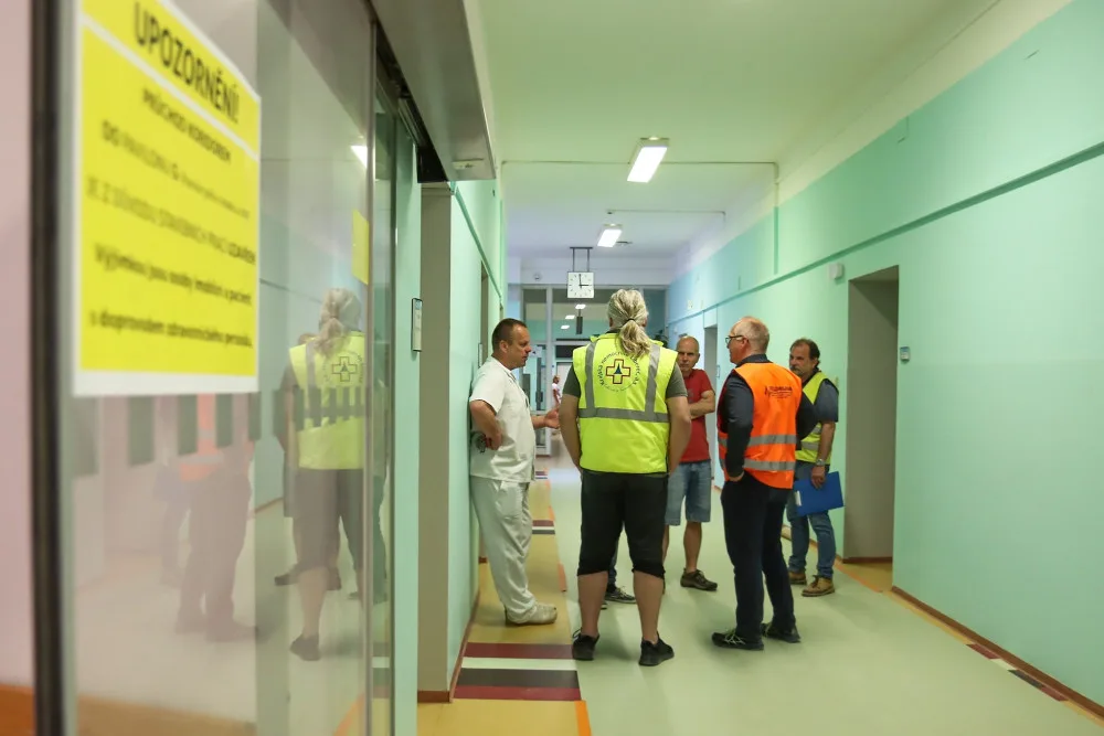 Liberecká nemocnice dočasně uzavře sedm operačních sálů. Při rekonstrukci se objevily problémy