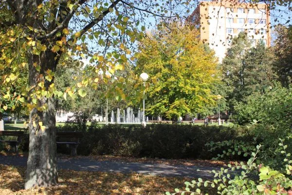 K poctě Masaryka vyroste v turnovském parku atypické dílo. Porotě se zamlouvá betonová plastika