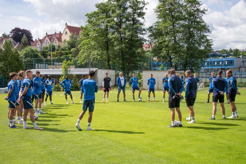 Bez Knoblocha a Havelky, s posilou ze Sparty. Slovan zahájil přípravu