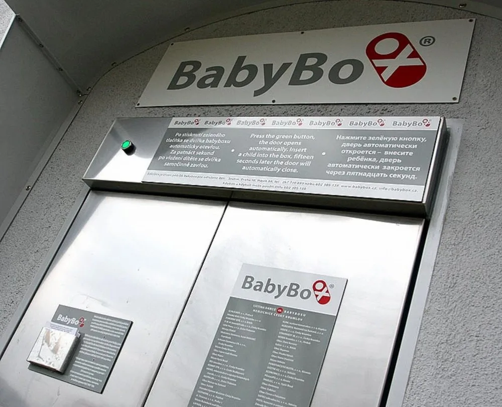 V babyboxu v nemocnici v Jablonci někdo odložil holčičku. Dostala jméno Karolína