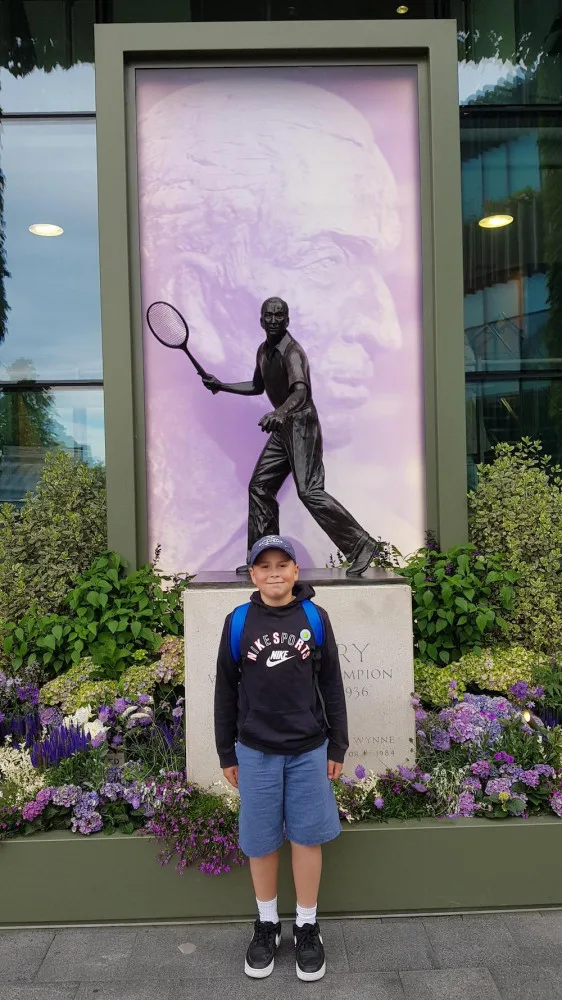 Účastníci Race to Wimbledon navštívili nejslavnější tenisový turnaj světa. Příští rok zamíří na Roland Garros