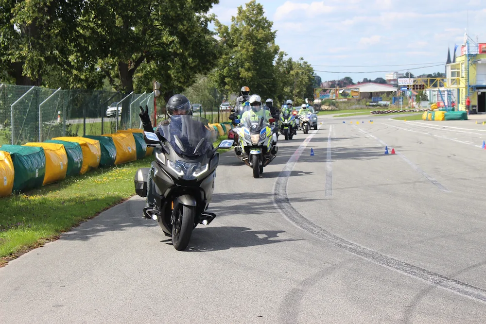 Policisté zvou motocyklisty na kurzy bezpečné jízdy pro motocyklisty