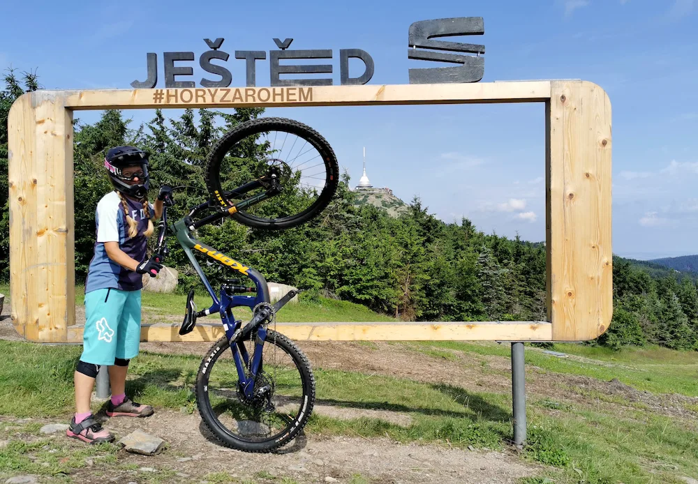 Skiareál Ještěd bude hostit legendární závod českého poháru ve sjezdu horských kol
