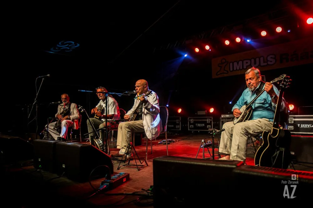 Druhý den Benátské. Z rockového charakteru festivalu vyčníval koncert Ivana Mládka