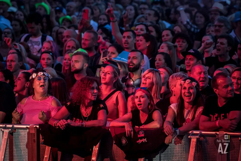 Druhý den Benátské. Z rockového charakteru festivalu vyčníval koncert Ivana Mládka